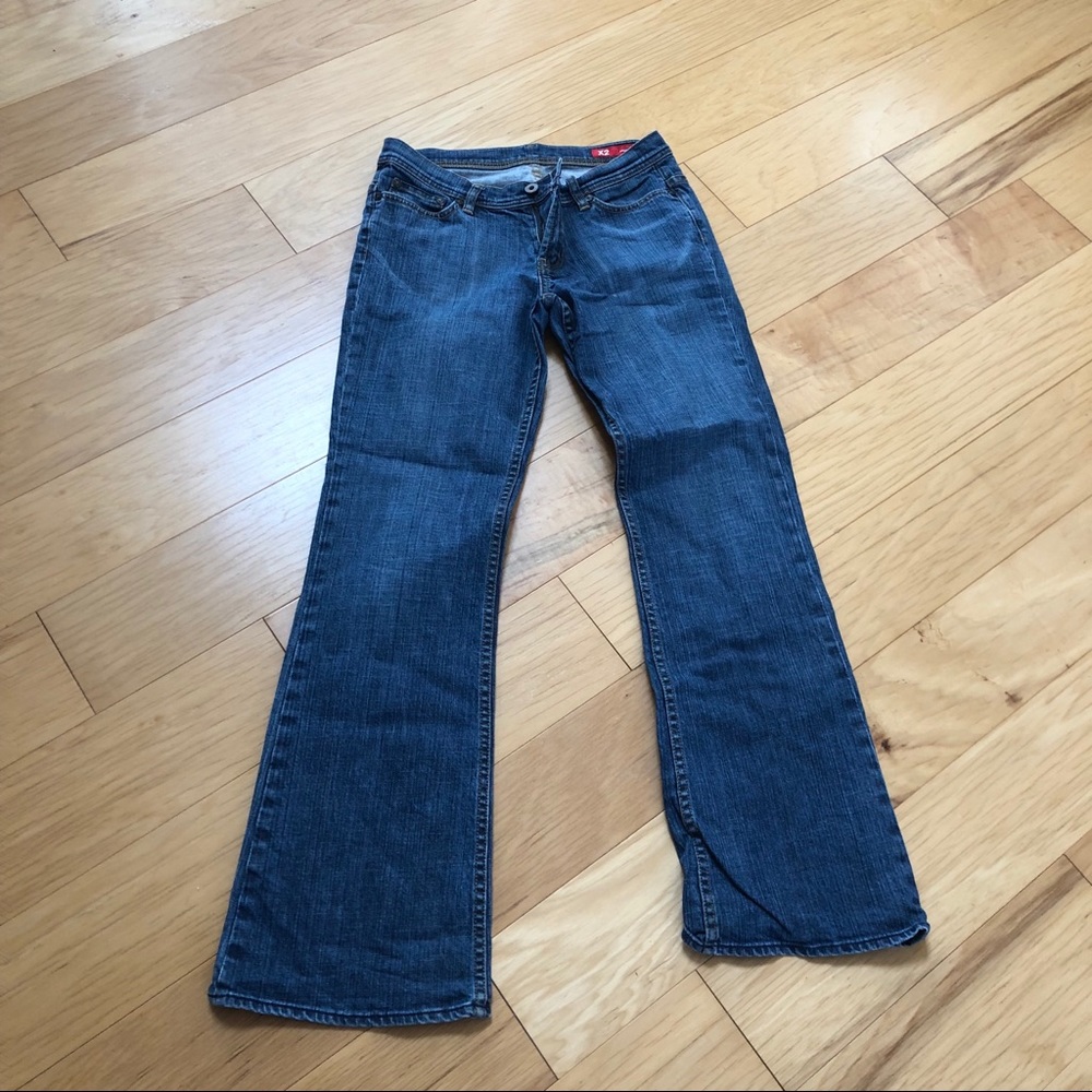 Express slim fit low rise flare leg jeans size 4